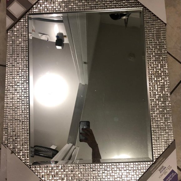 NEW- beautiful modern mirrors - Picture 2 of 2